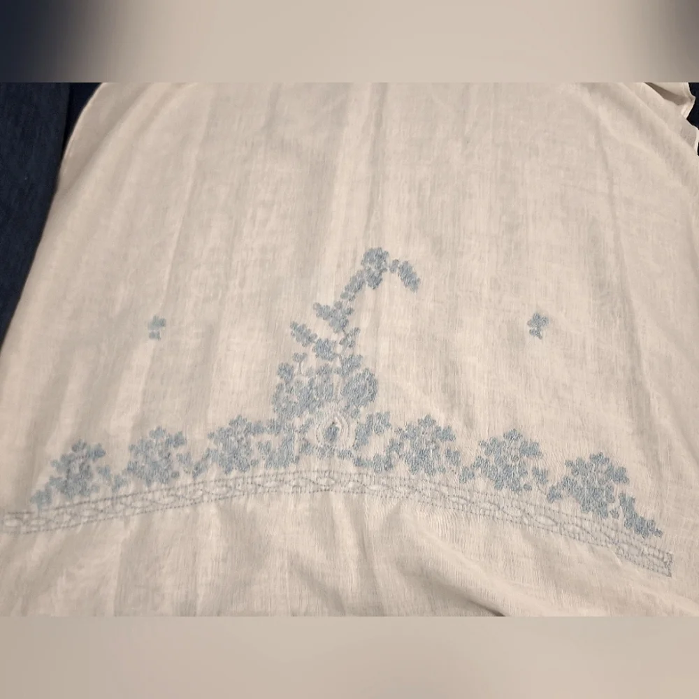 Off-White Scarf w/ Detailed Light Blue Flowers